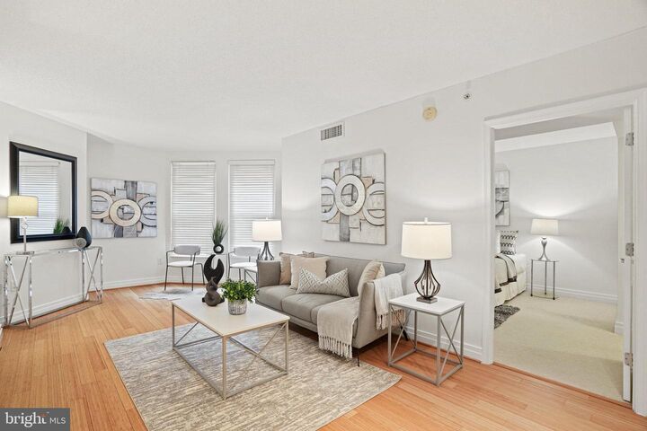 915 E E Street NW 408  Washington DC 20004 photo