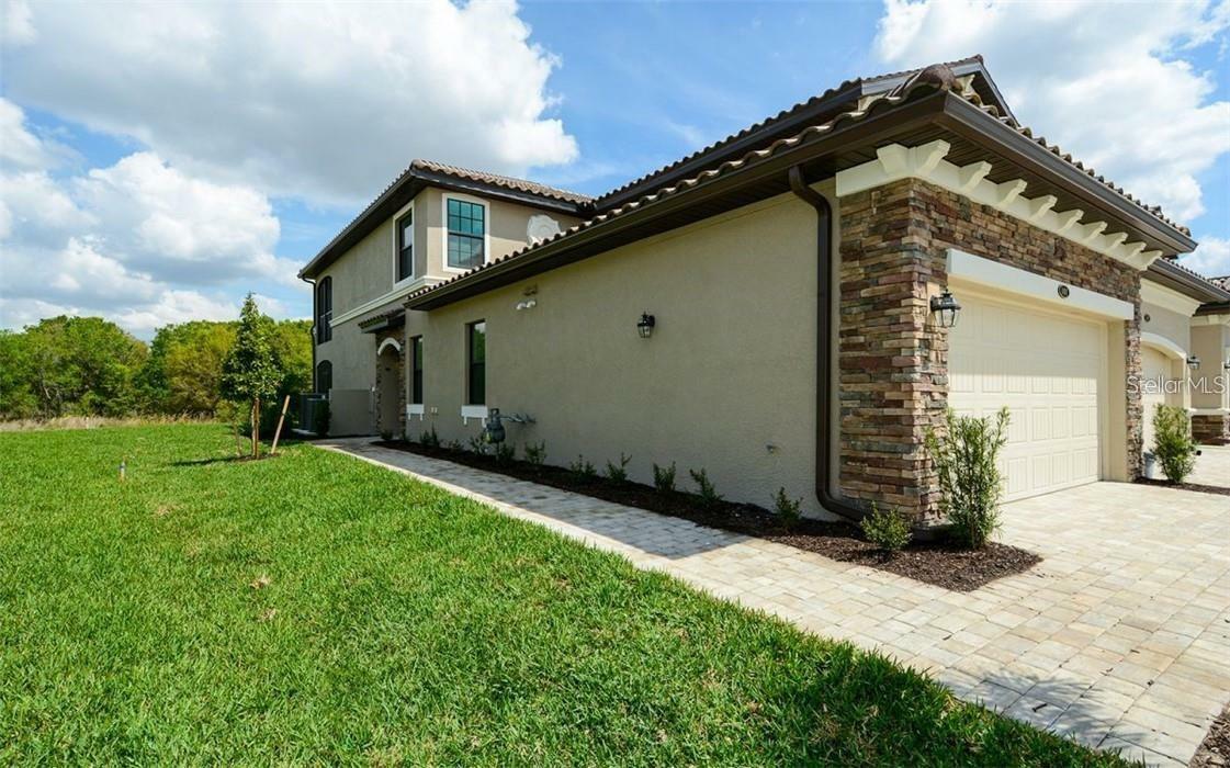 Property Photo:  17627 Gawthrop Drive 101  FL 34211 