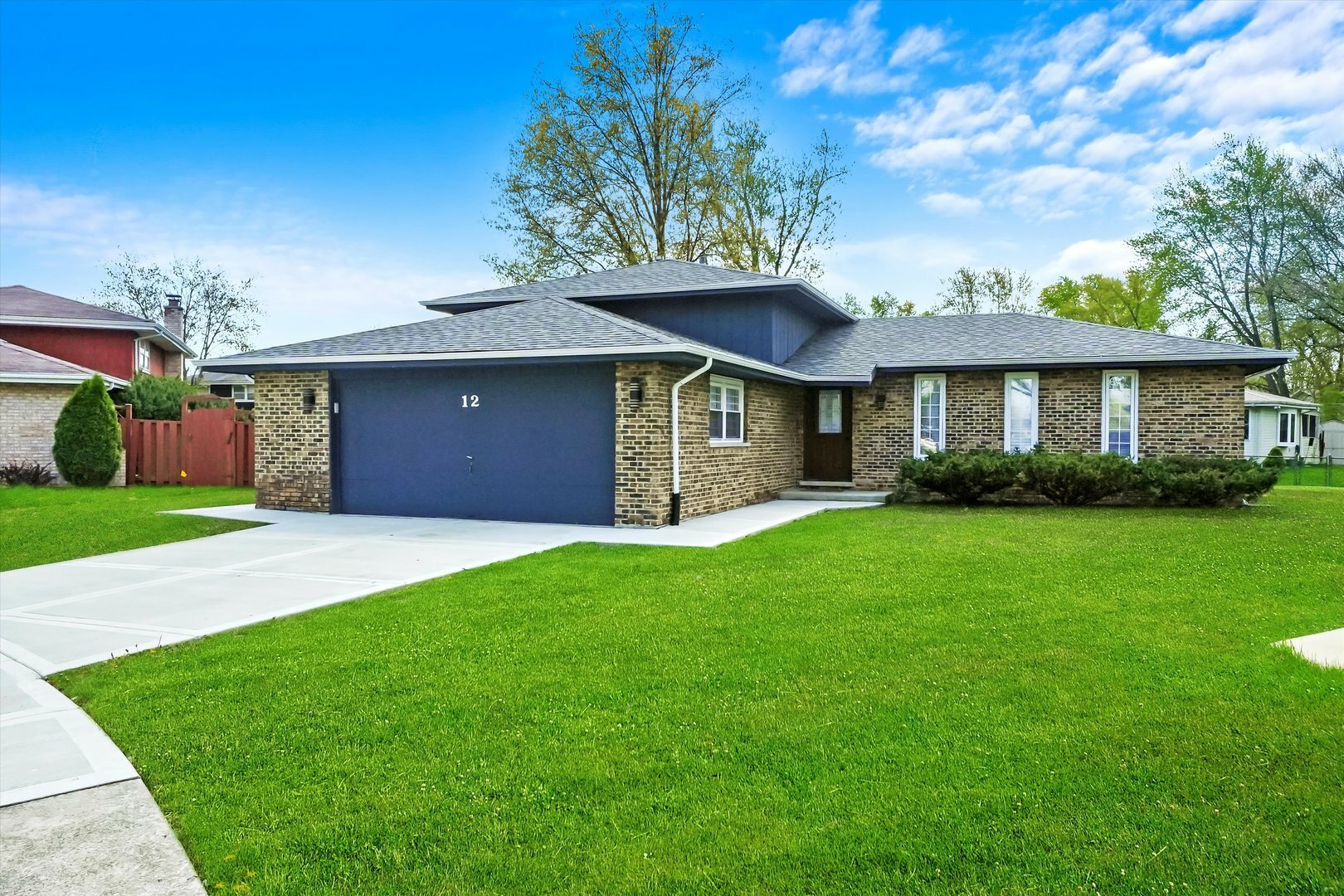 Property Photo: 12 Lakewood Court IL 60466