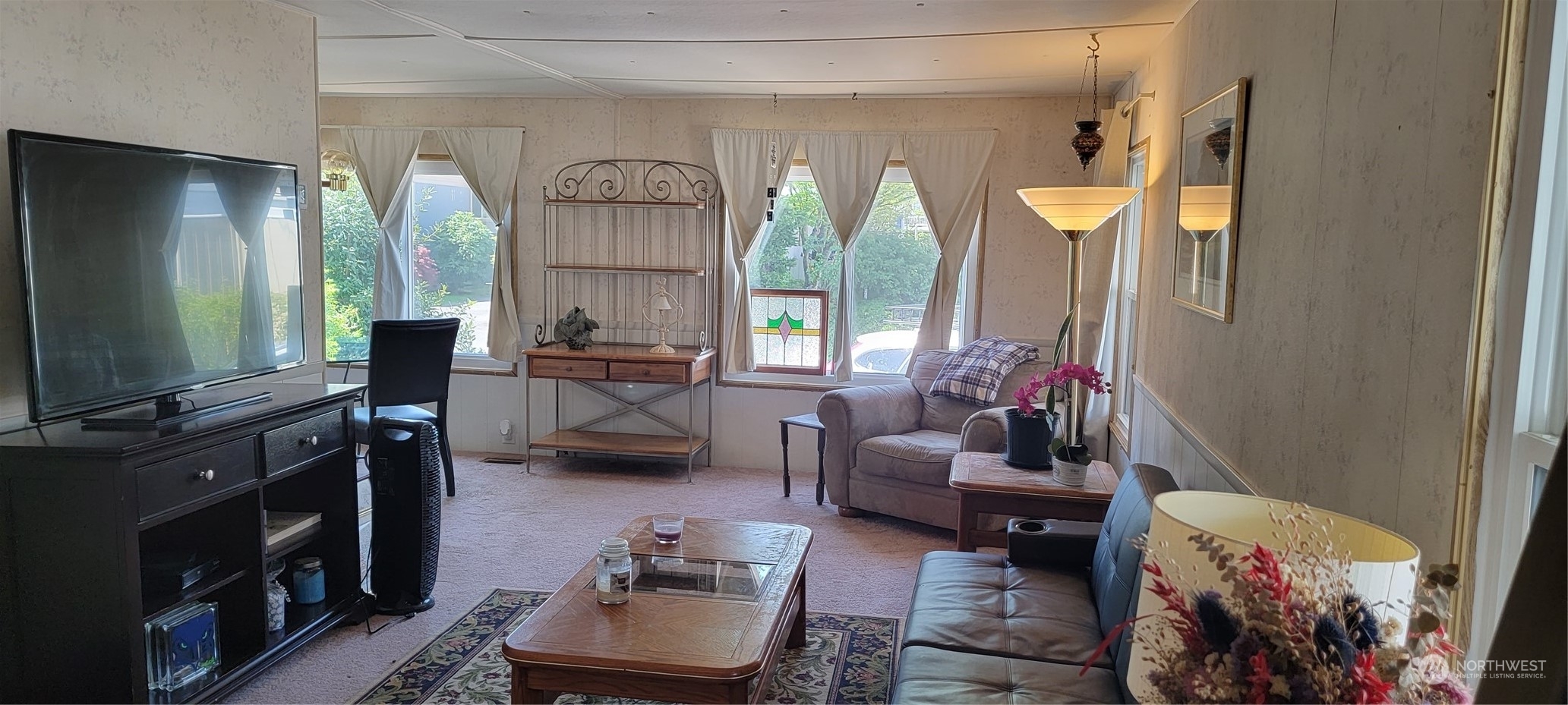 Property Photo: 11330 E Riverside Drive 31 WA 98011