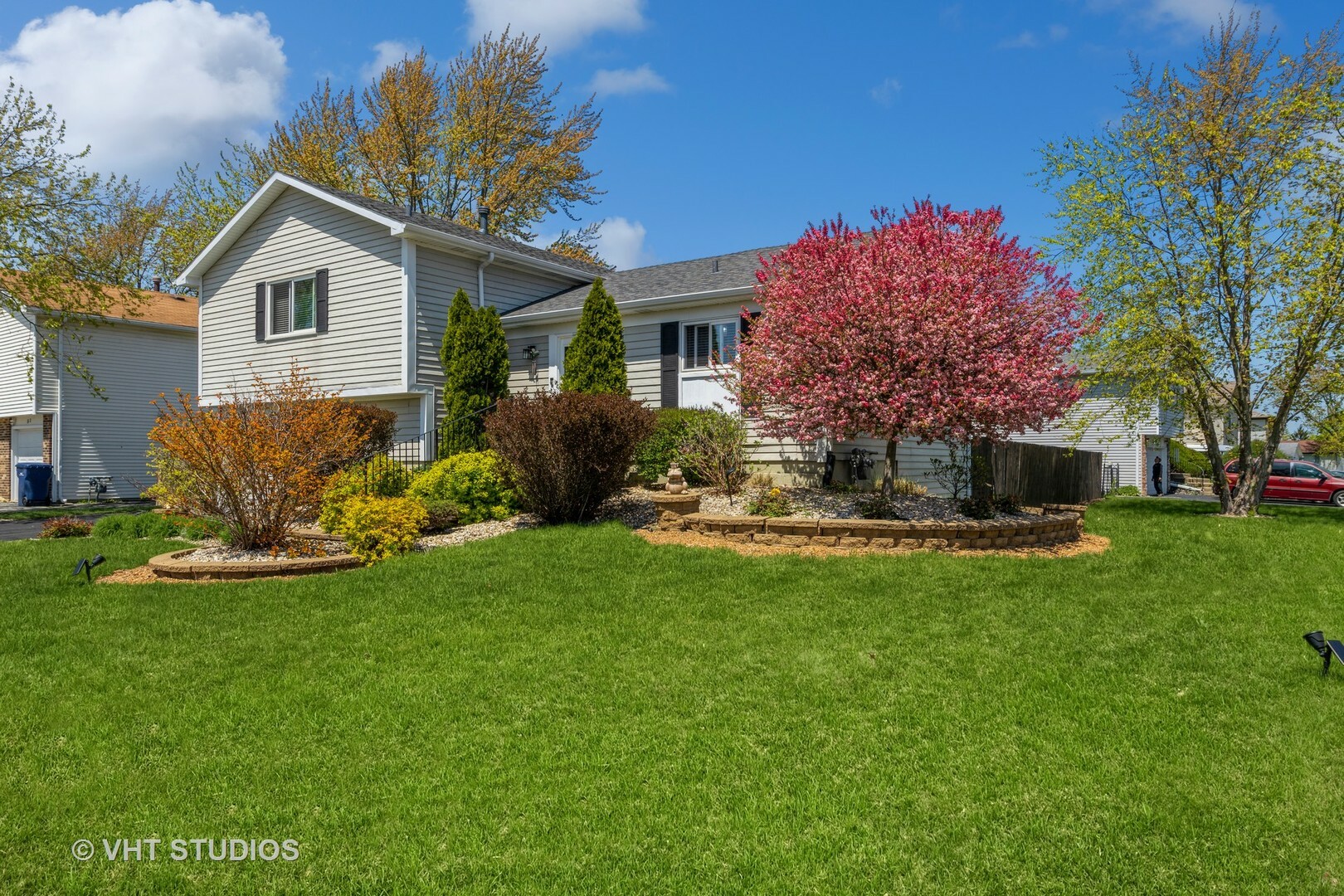 Property Photo: 53 Wedgewood Road IL 60443