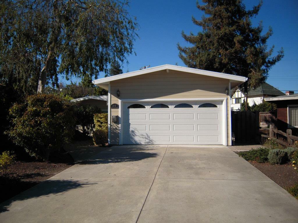 Property Photo:  3462 Murdoch Court  CA 94306 