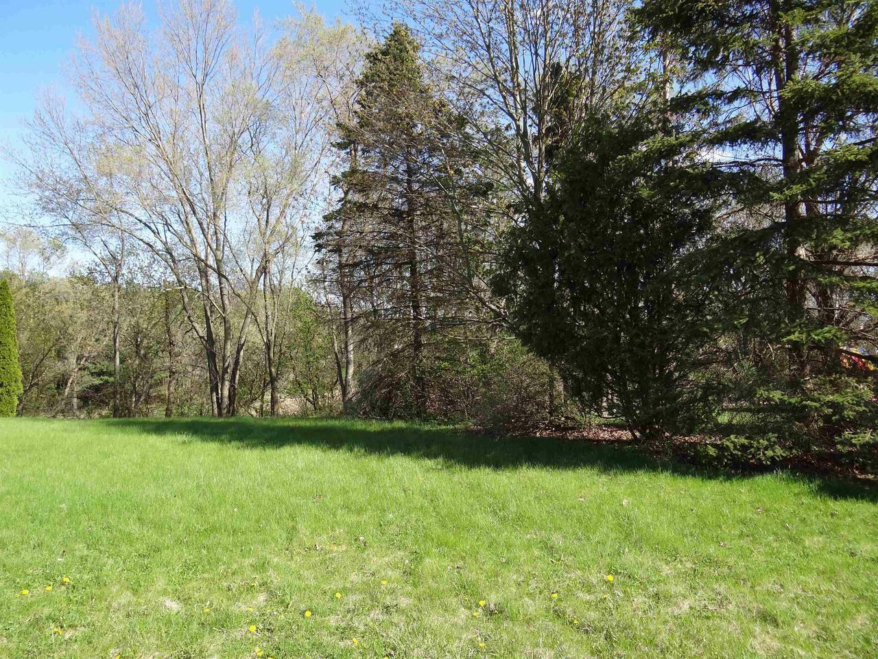 Property Photo:  926 Sentinel Dr  WI 53546 