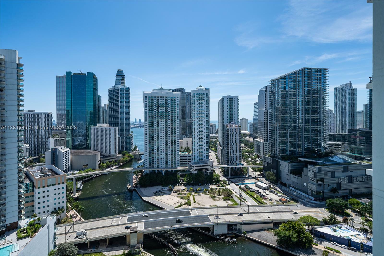 Property Photo: 92 SW 3rd St 3110 FL 33130