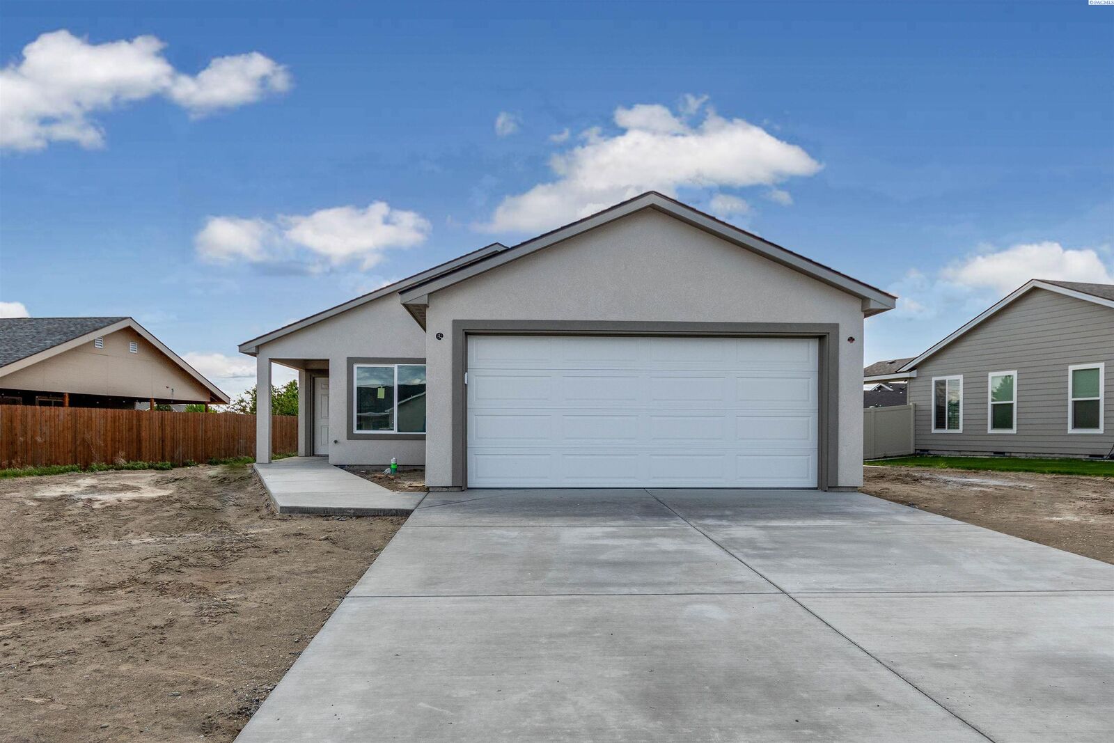 Property Photo:  3218 E Helena  WA 99301 