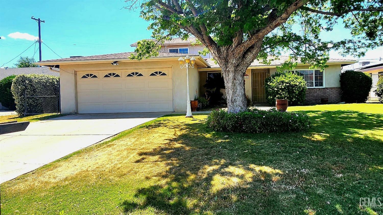 Property Photo: 5905 Webb Way CA 93307