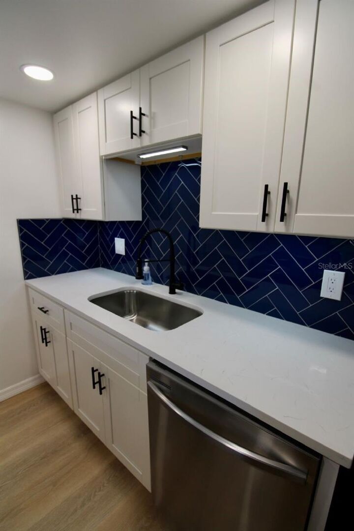 Property Photo:  5820 N Church Avenue 116  FL 33614 