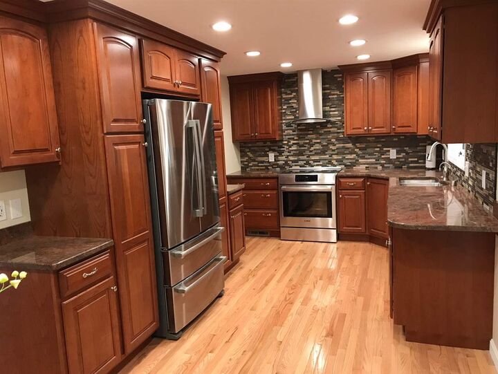 Property Photo: 8 Lexington Court NH 03051