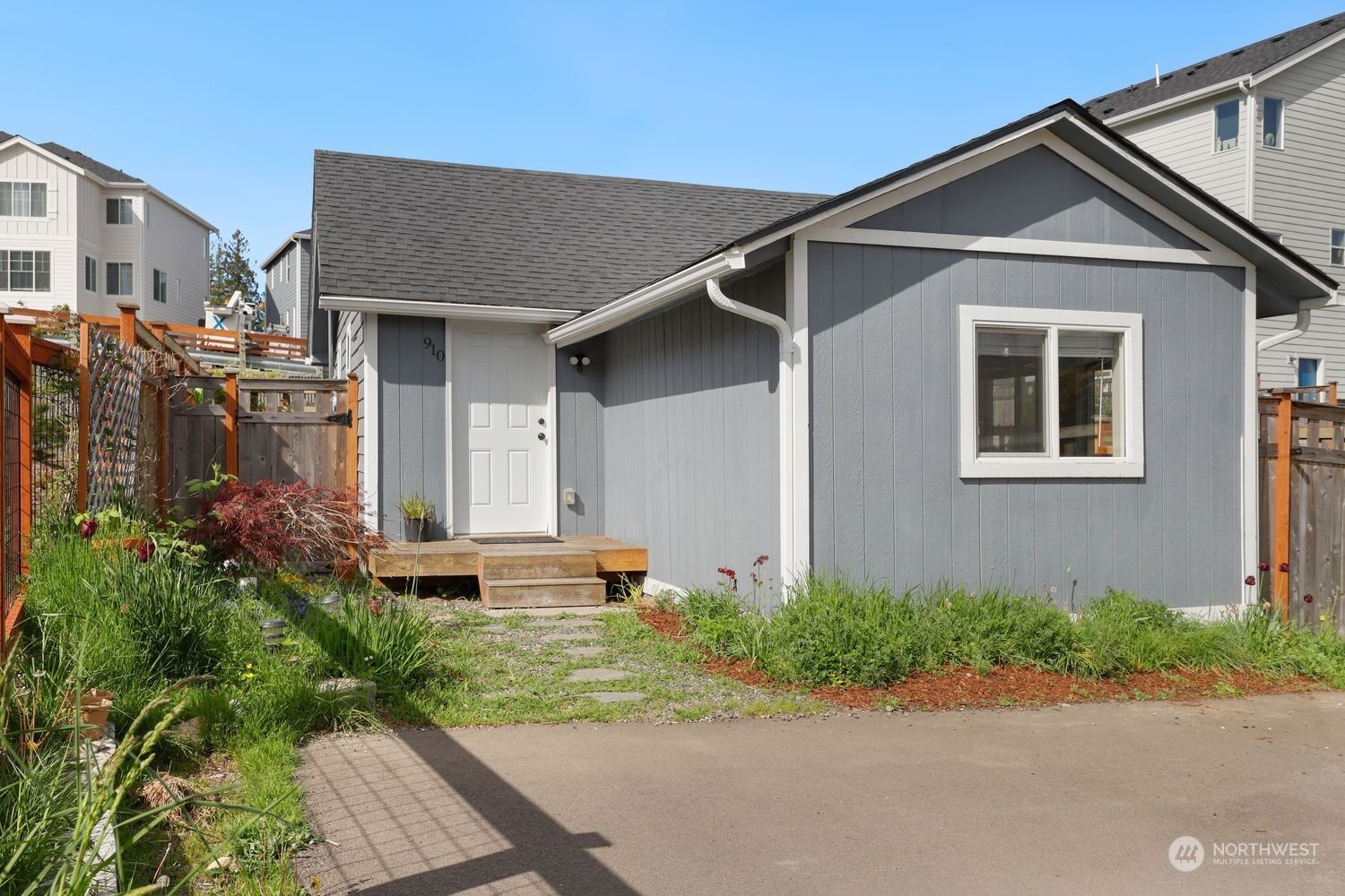 Home for sale in Bremerton 910 NW Hogan Lane, Bremerton, WA 98311