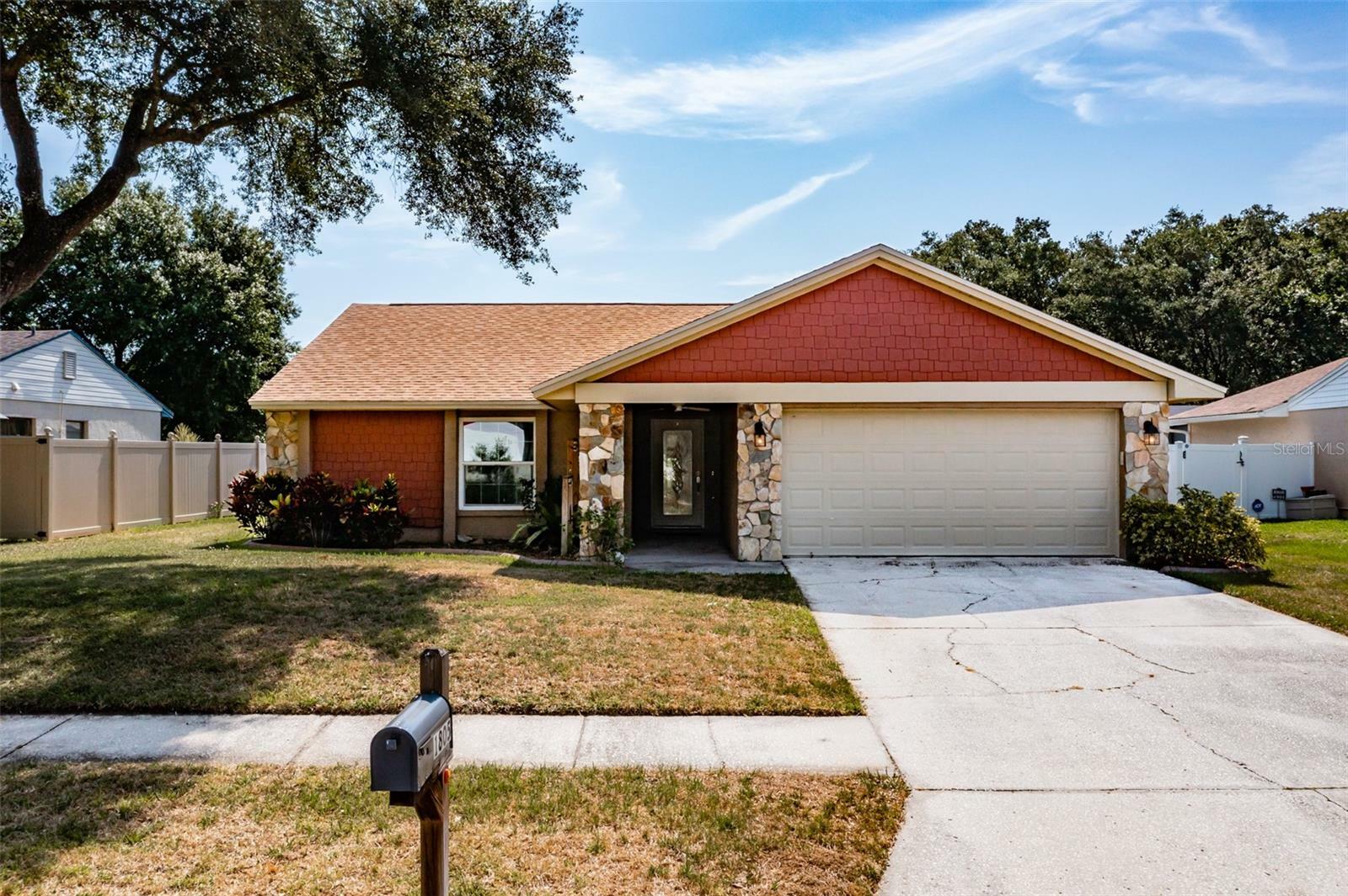 Property Photo:  1805 Oakwald Drive  FL 33511 