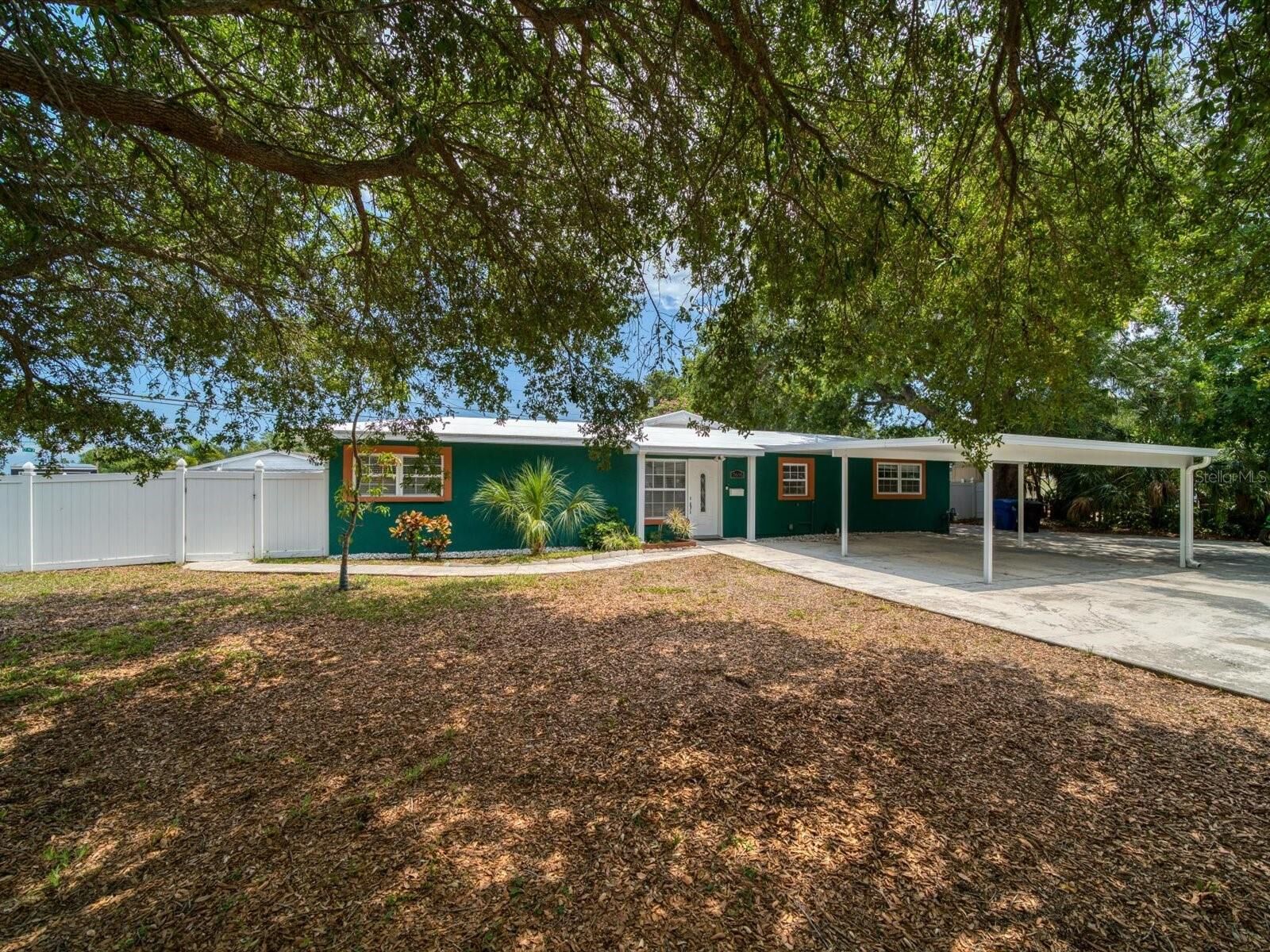 Property Photo: 7691 10th Street N FL 33702