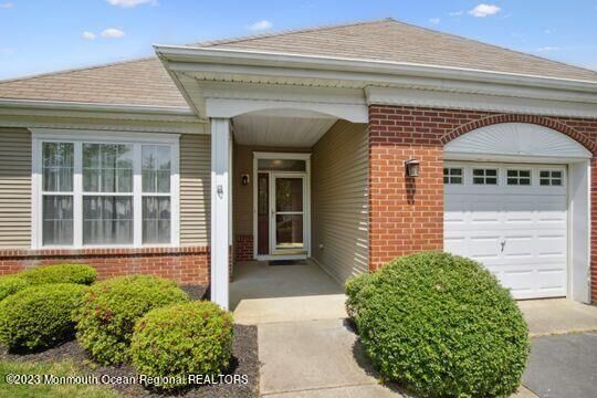 Property Photo:  7 Greenways Lane  NJ 08701 