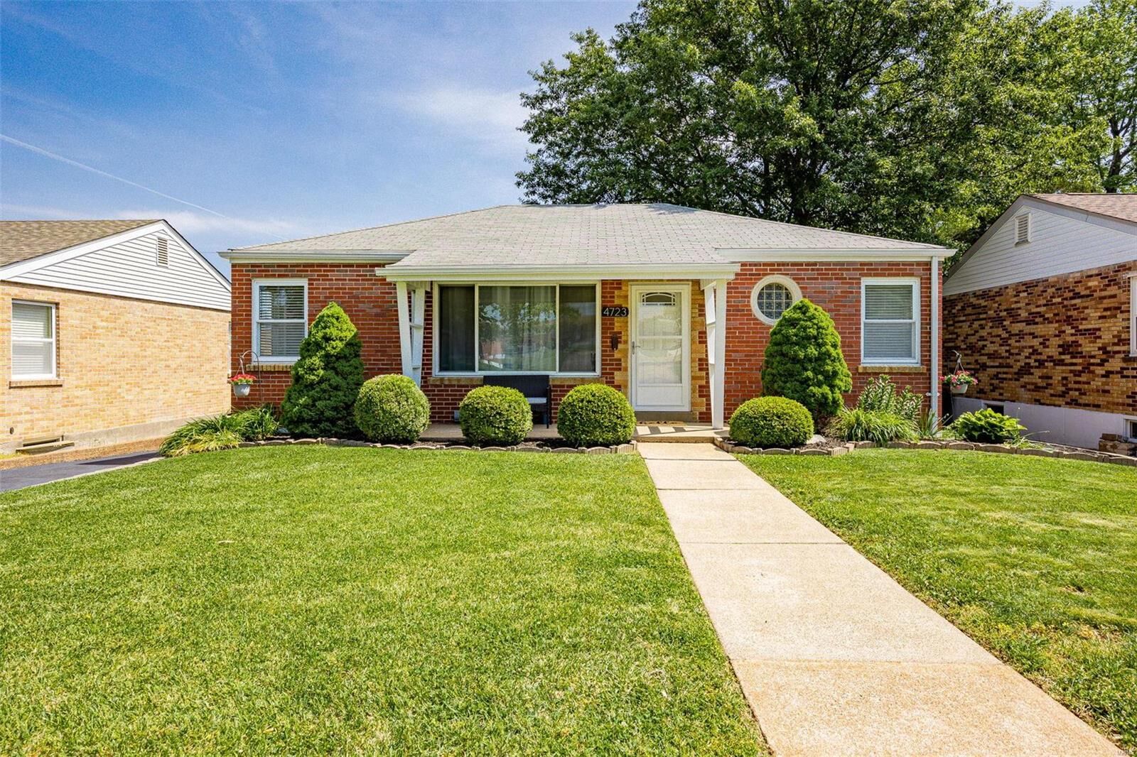 Property Photo: 4723 Heege Road MO 63123