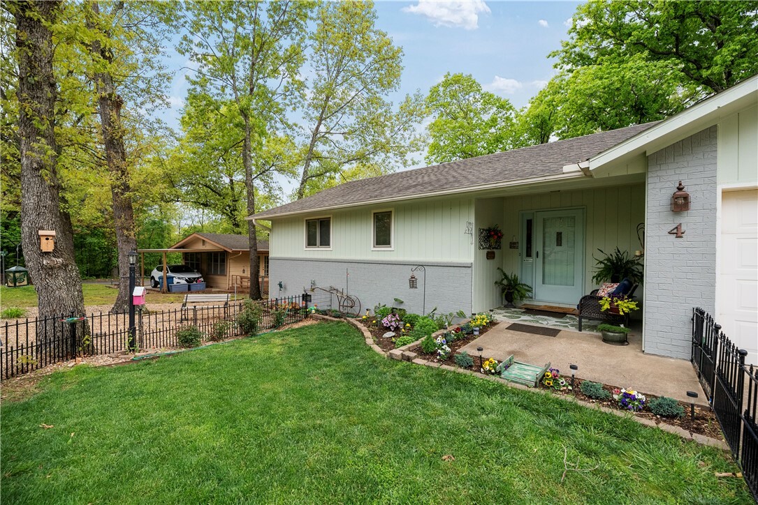 Property Photo: 4 Kirkby Circle AR 72715