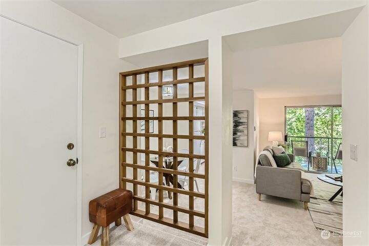 Property Photo:  4737 W Lake Sammamish Parkway A204  WA 98027 