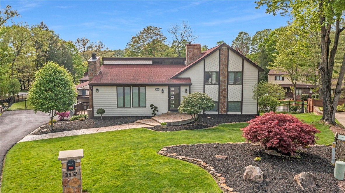 Property Photo: 3312 Jude Ct PA 15668