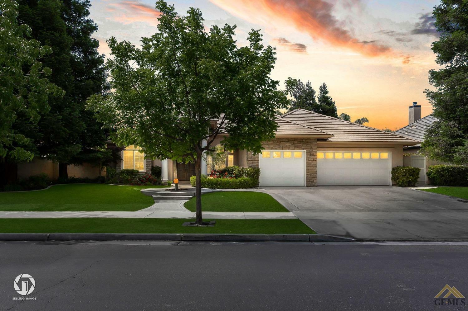 Property Photo:  10507 Ashbourne Drive  CA 93312 