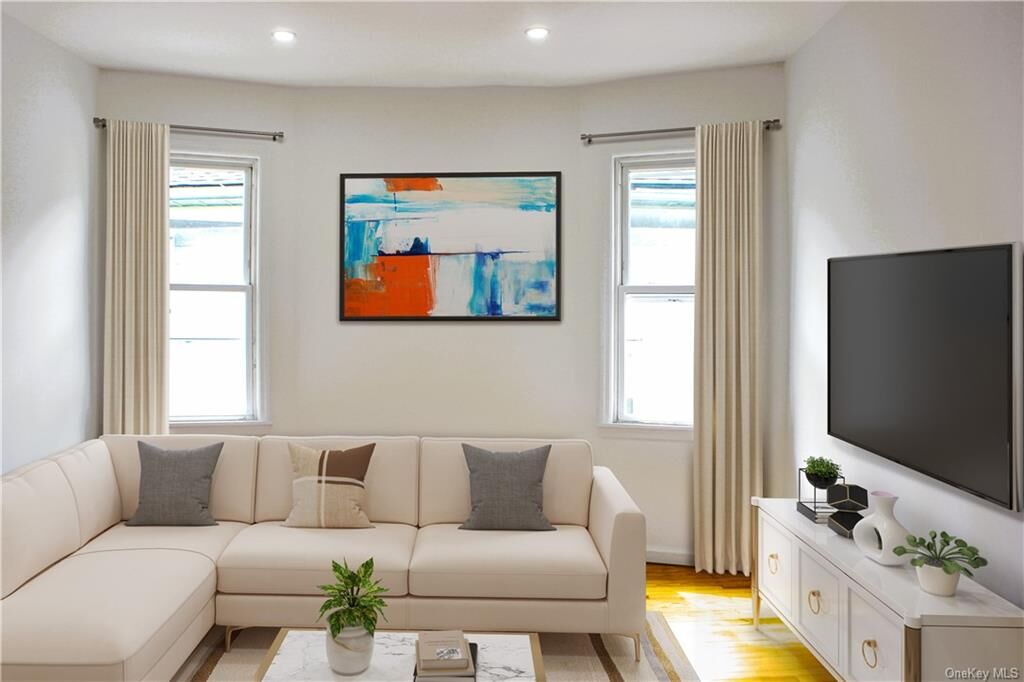 Property Photo:  1022 Logan Avenue  NY 10465