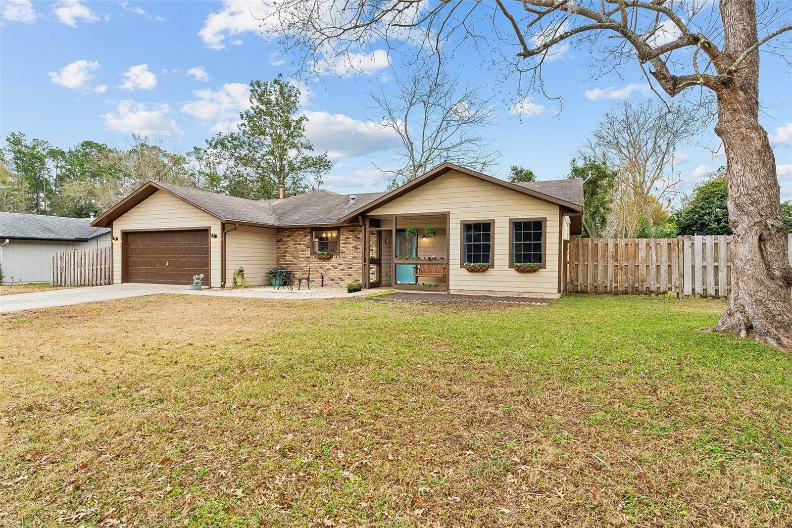 Property Photo:  10909 NW 35th Place  FL 32606 