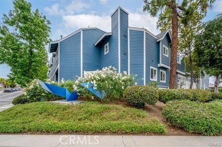 Property Photo:  211 S Redwood Avenue 43  CA 92821 