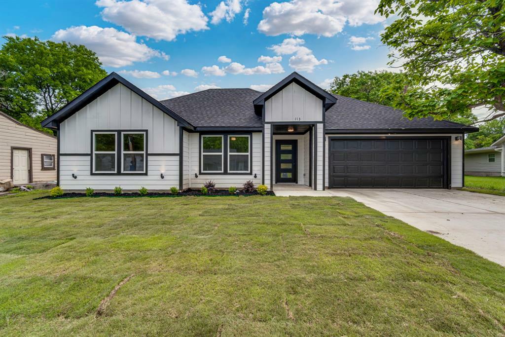 Property Photo: 113 Jim Street TX 75165