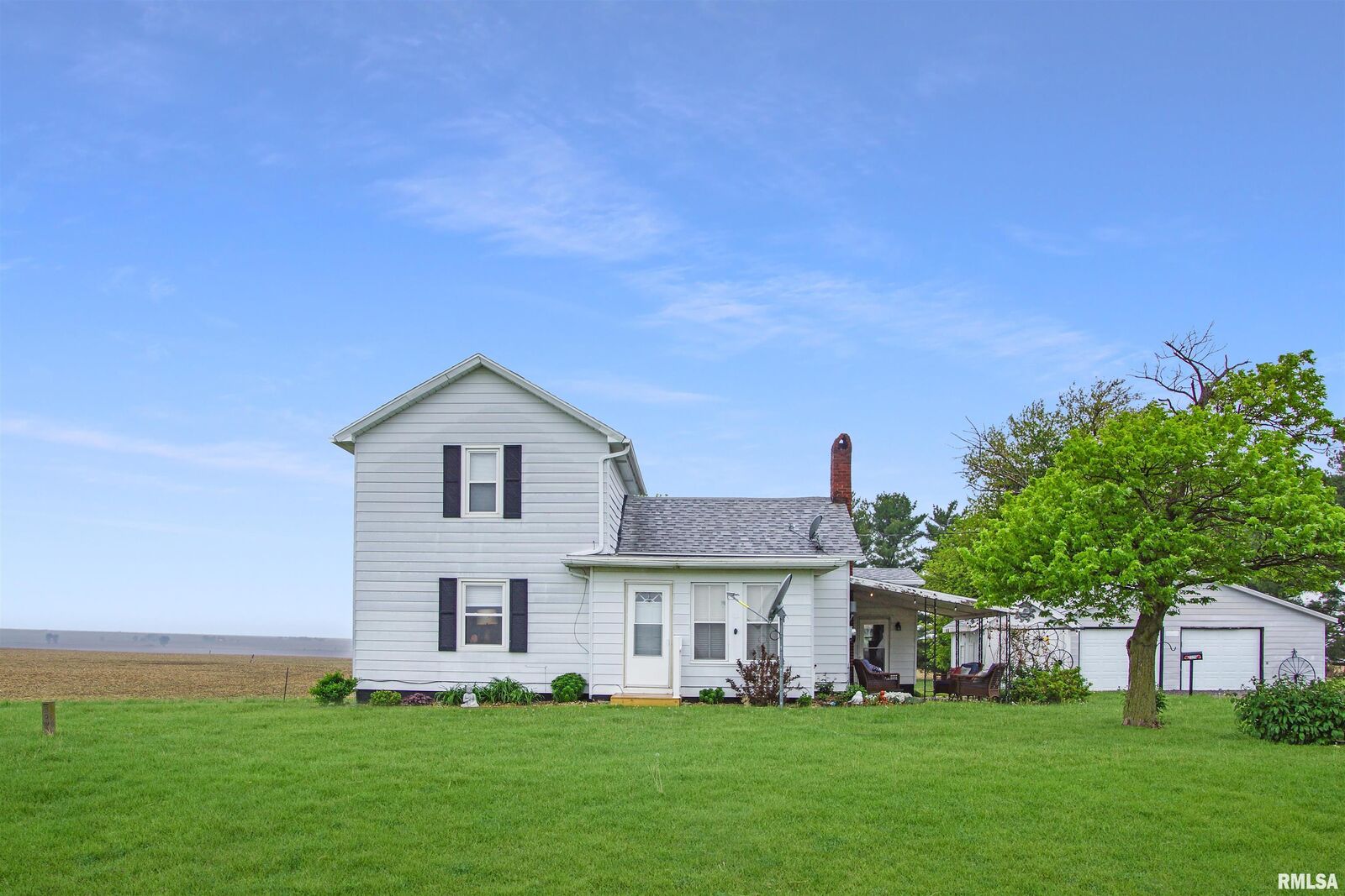 Property Photo: 23215 N Route 40 IL 61526