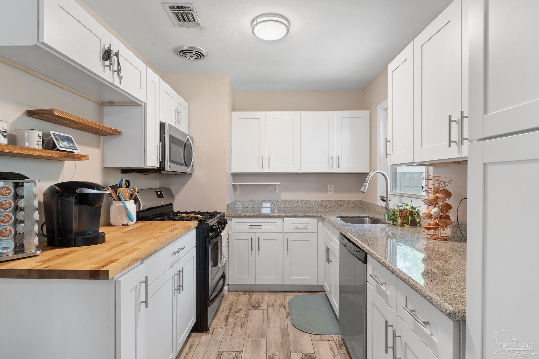 Property Photo: 609 N 78th Ave FL 32506