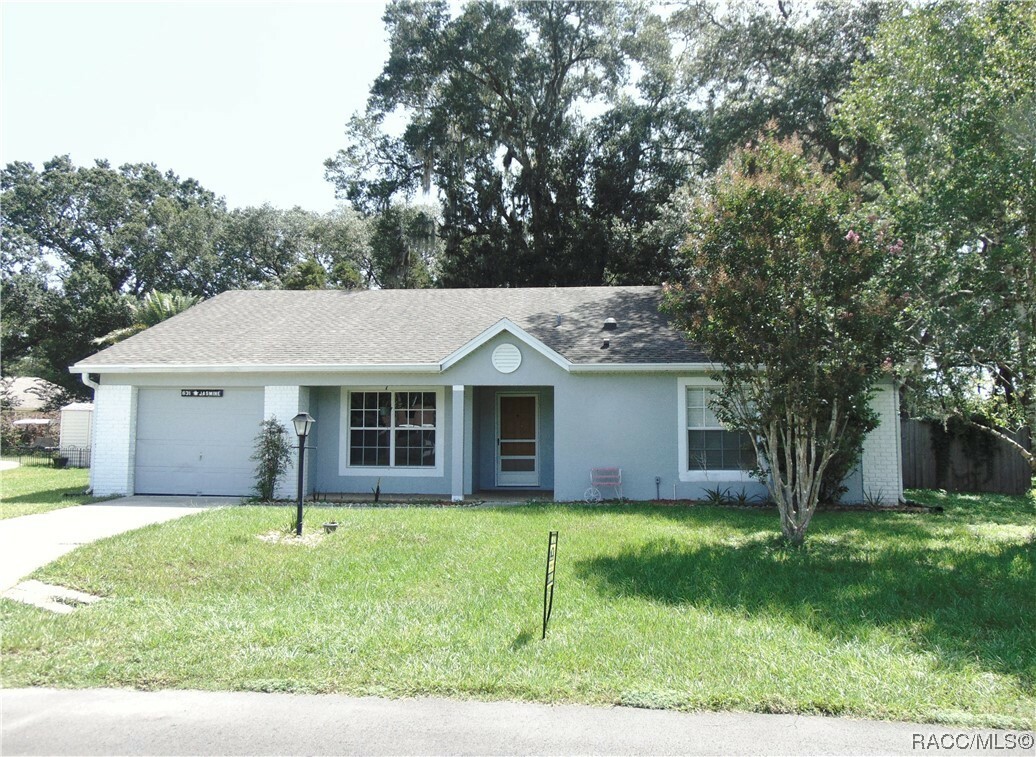 Property Photo:  631 W Starjasmine Place  FL 34465 