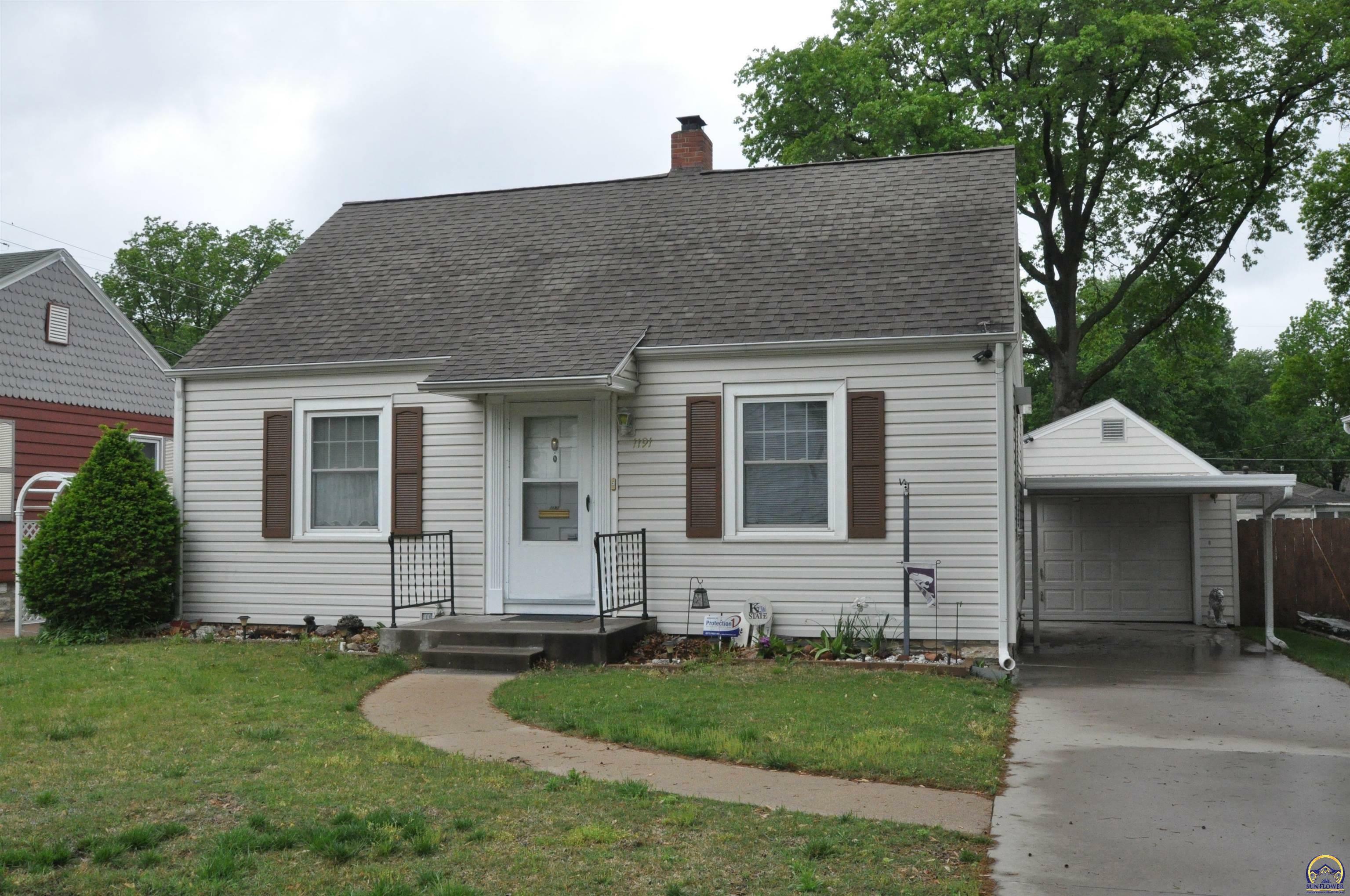 Property Photo:  1191 SW Webster Ave  KS 66604 