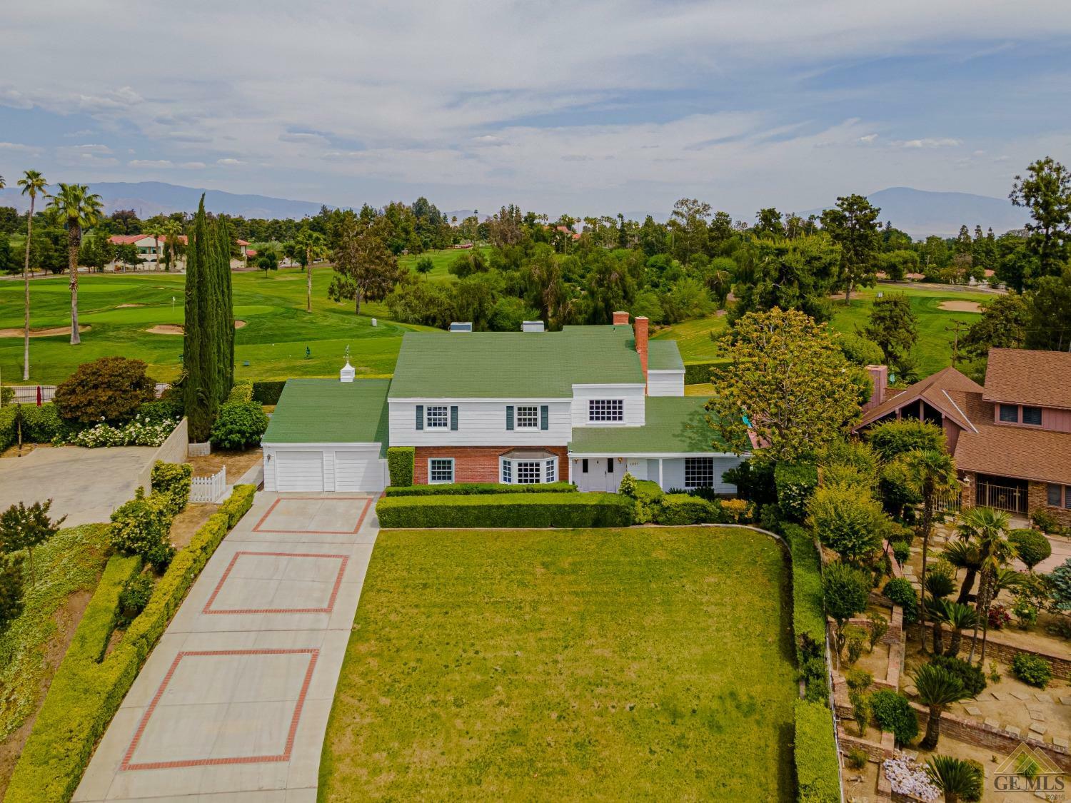 Property Photo: 2301 Easthills Drive CA 93306
