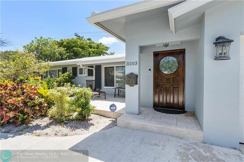 Property Photo: 3203 NE 6th Dr FL 33431