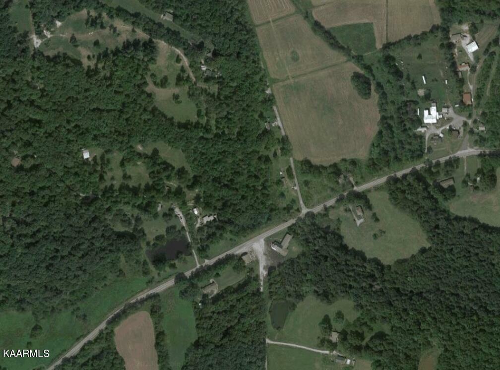 Property Photo: 105 Willie Crabtree Rd TN 38504