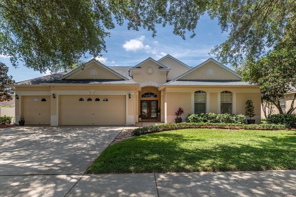 Property Photo:  12321 Riverglen Drive  FL 33569 