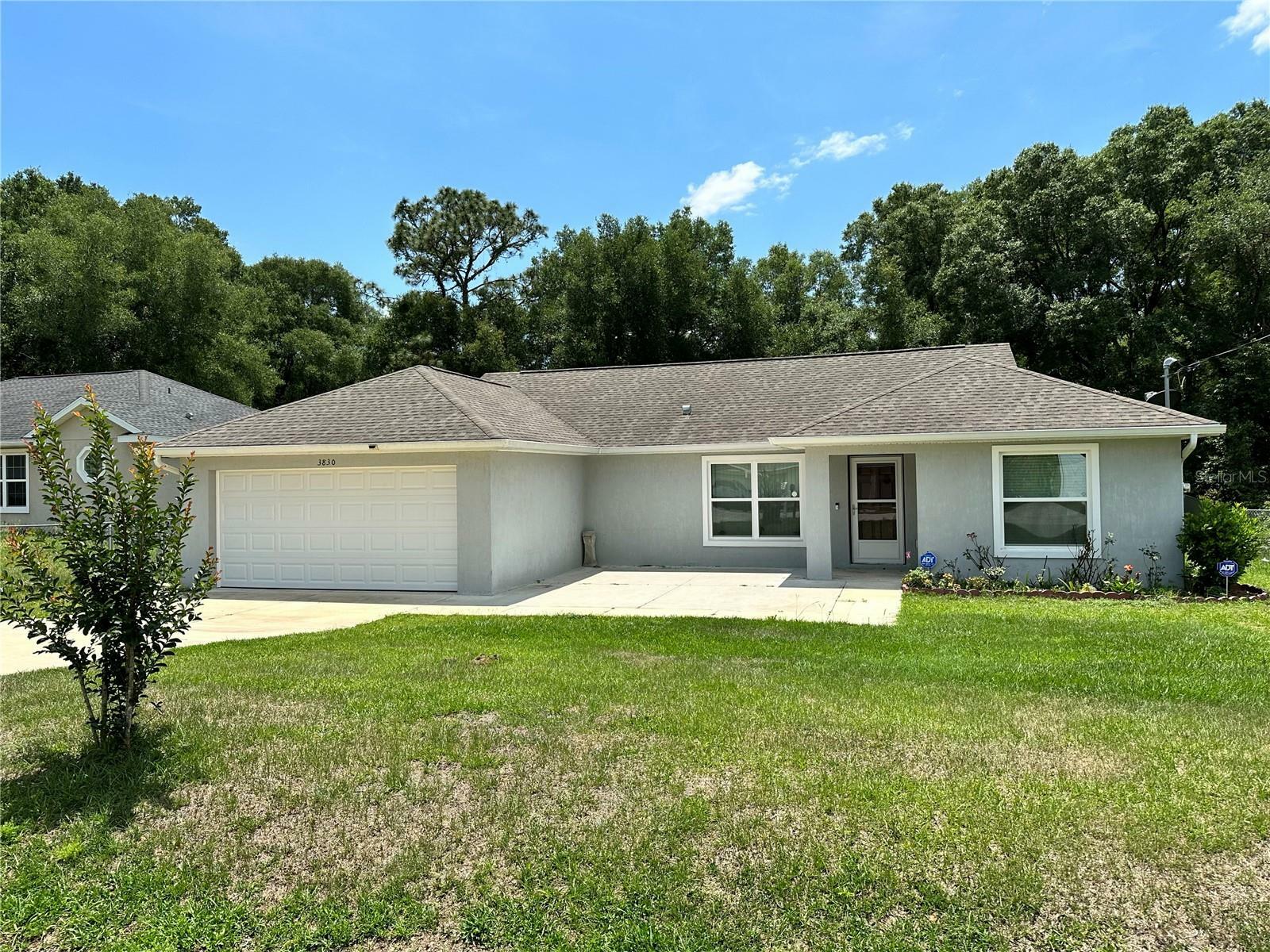 Property Photo:  3830 SE 139th Street  FL 34491 