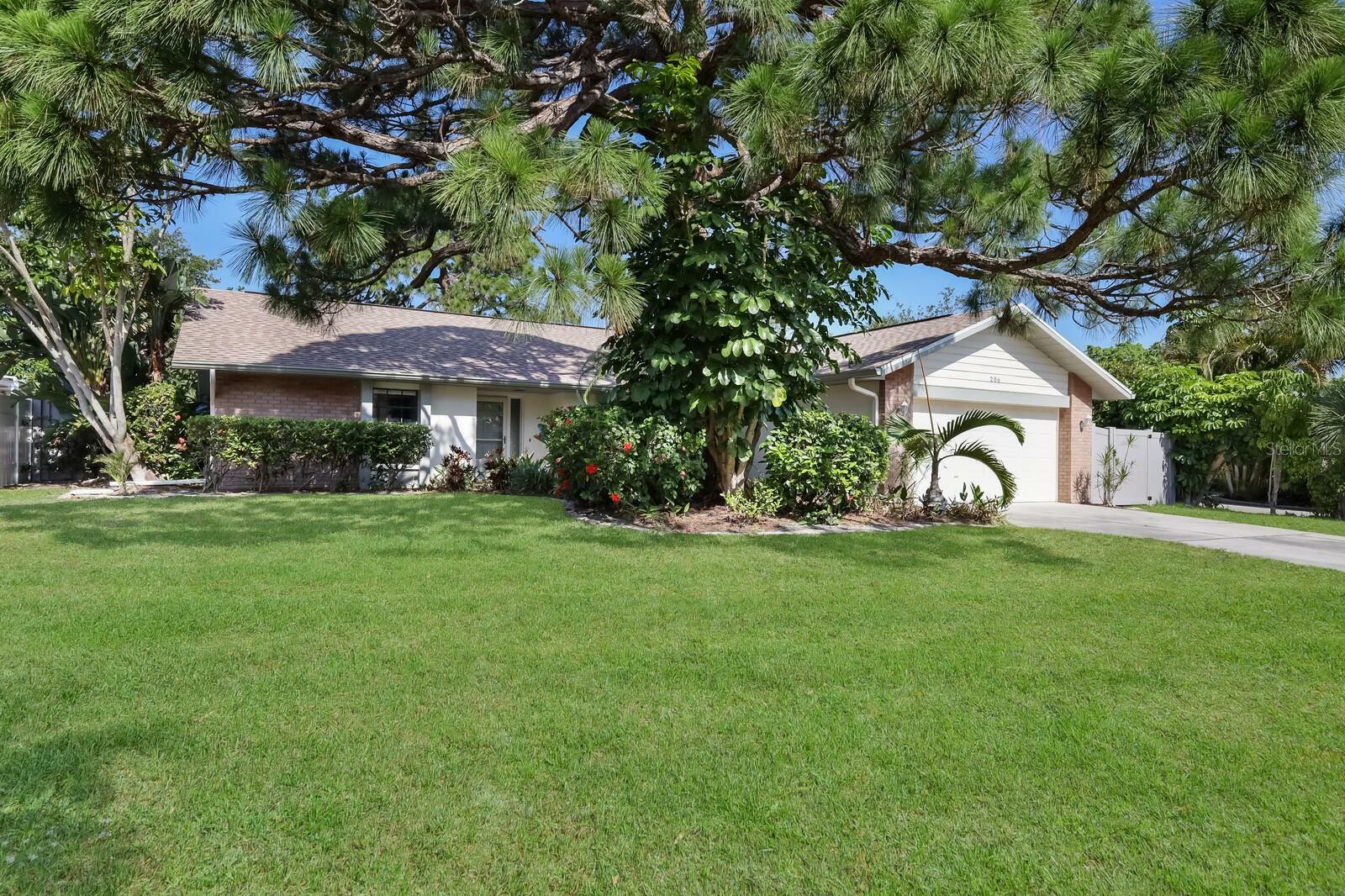 Property Photo:  206 73rd Street NW  FL 34209 