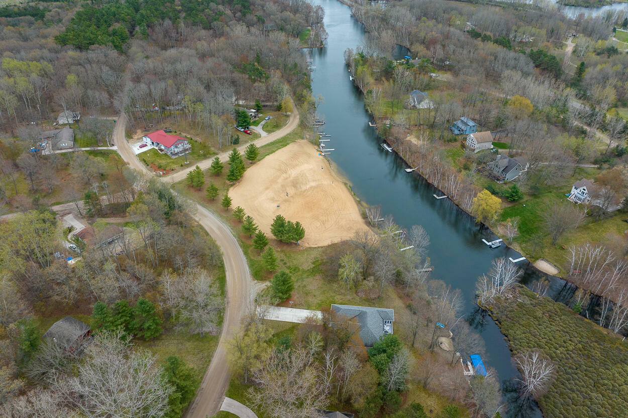 Property Photo:  10734 Shawnee Trail  MI 49346 