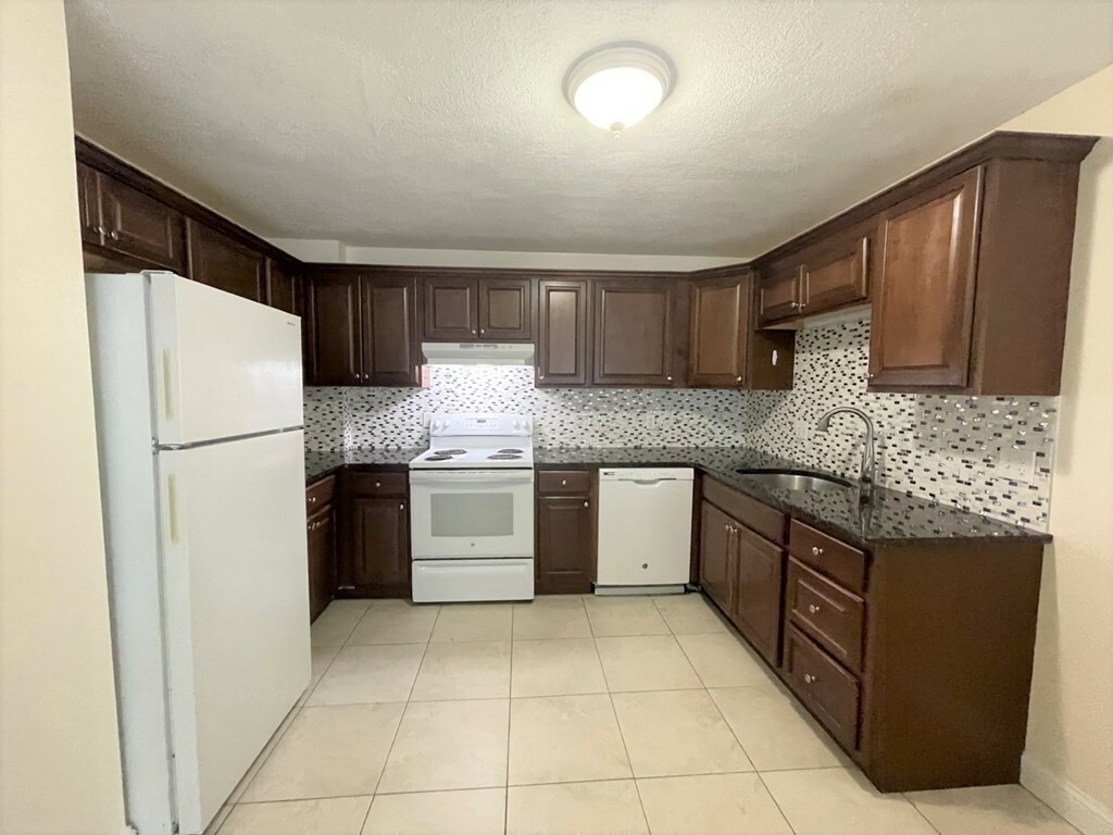 Property Photo: 6 McLean Pl 2 MA 02140