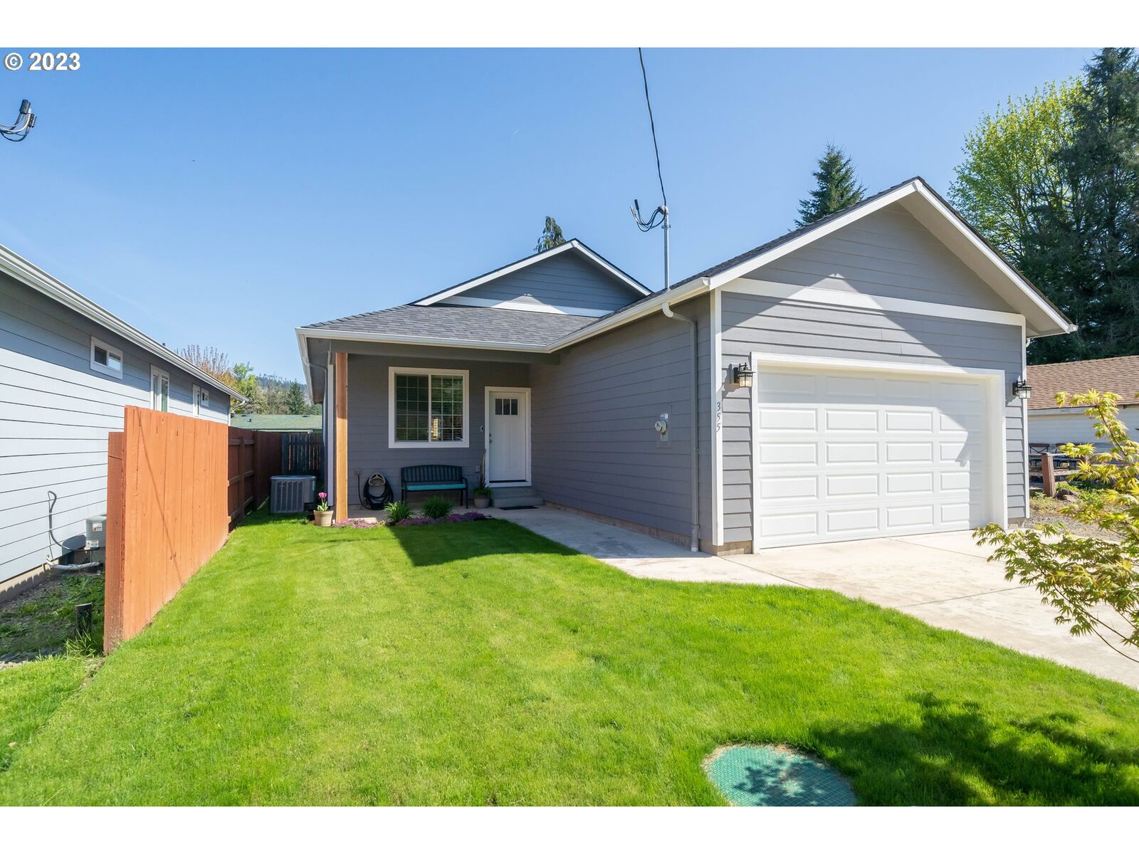 Property Photo: 355 SE Juniper St OR 97360