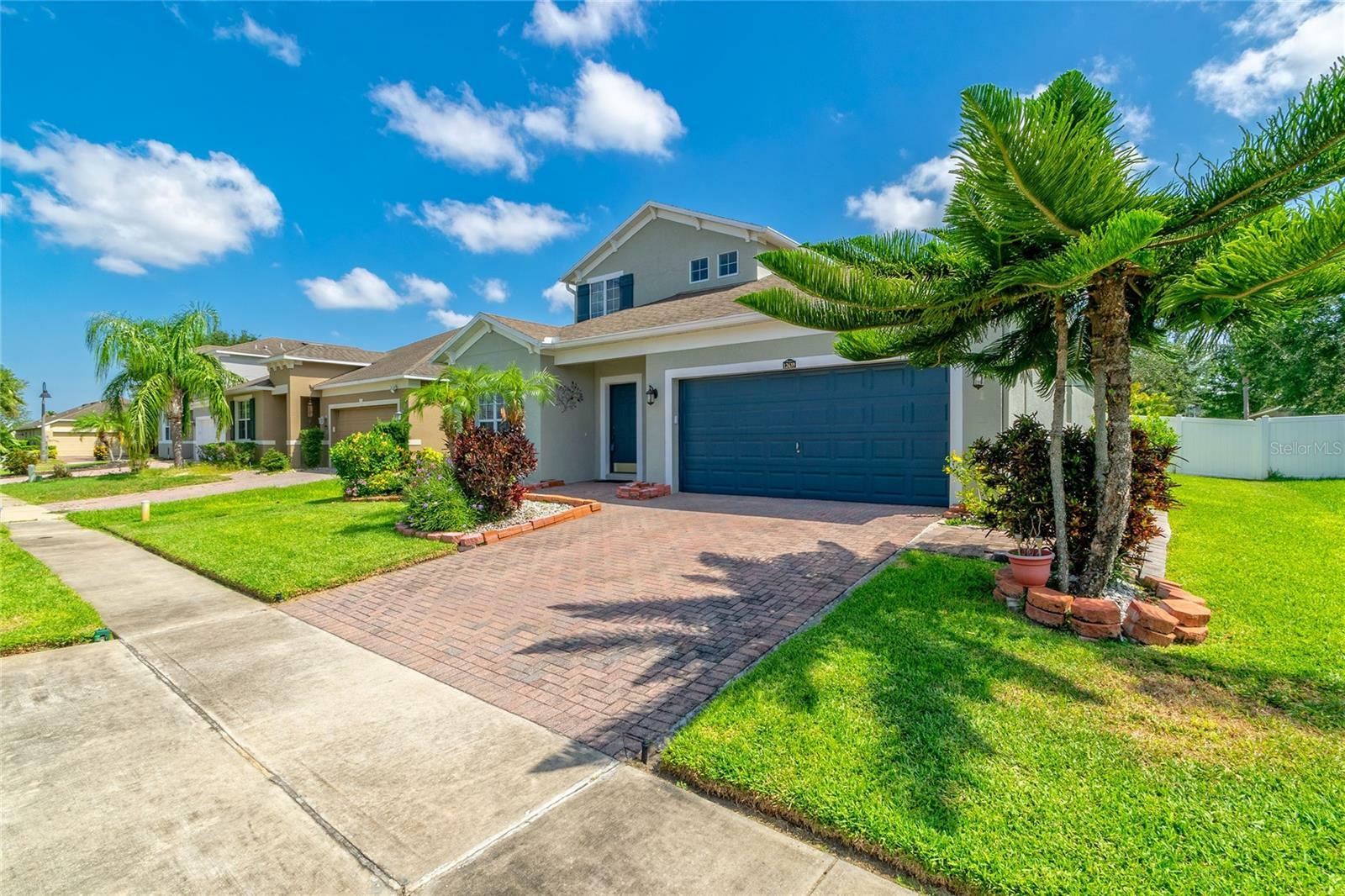 Property Photo:  12639 Iris Lake Drive  FL 32824 