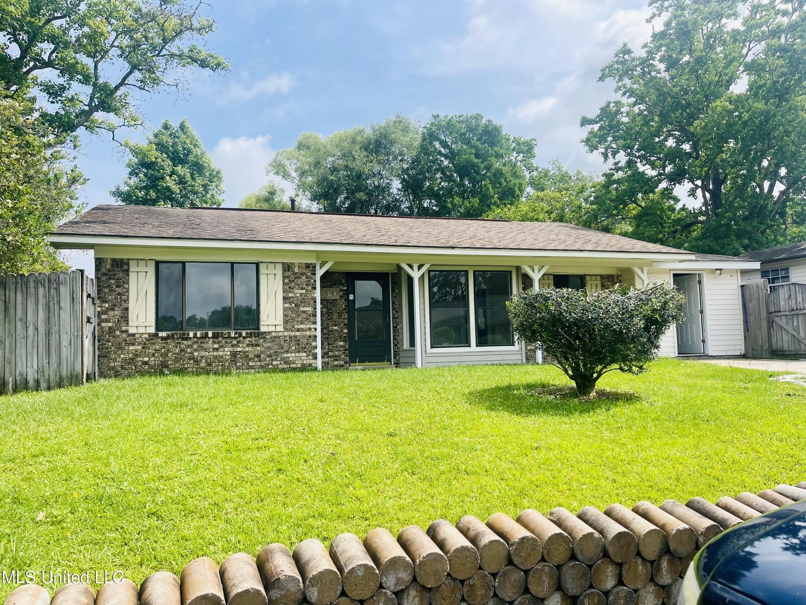 Property Photo: 2603 W Stevens Circle MS 39503