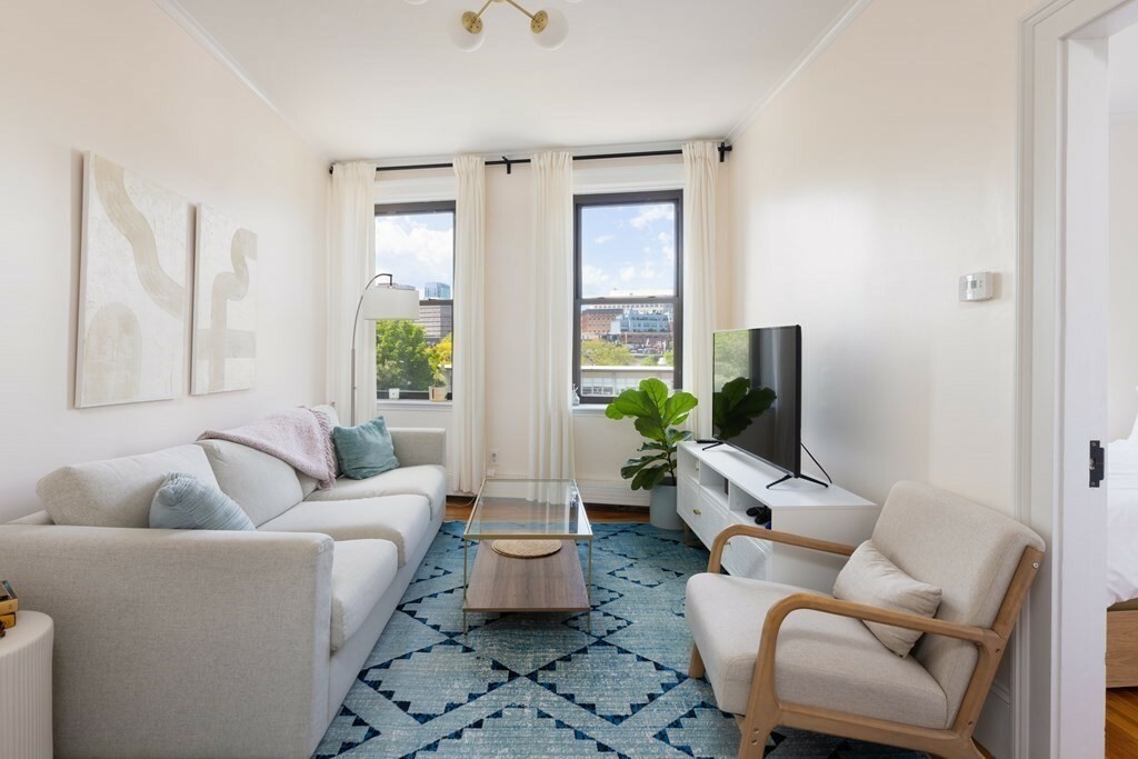 Property Photo:  26 Montgomery 5  MA 02116 