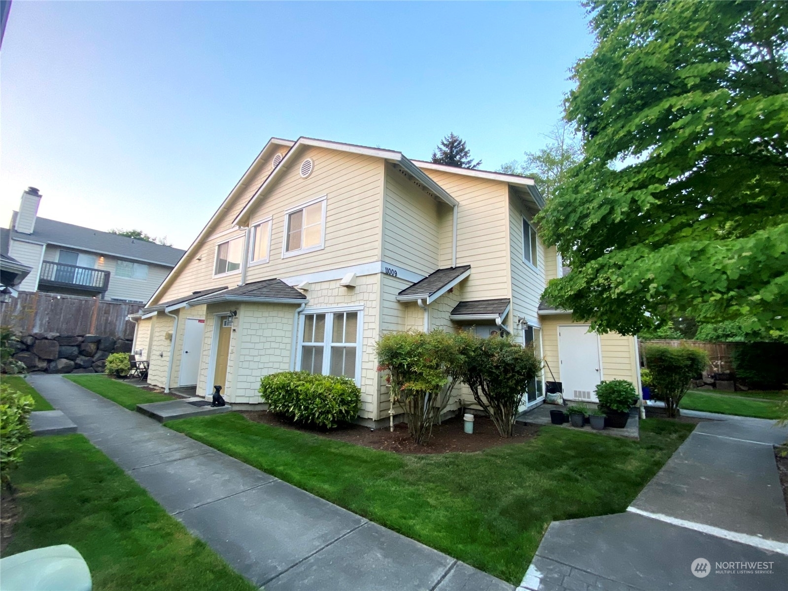Property Photo: 11009 7th Place W 7C WA 98204