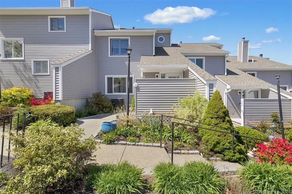 Property Photo:  702 Golf Drive 702  CT 06512 