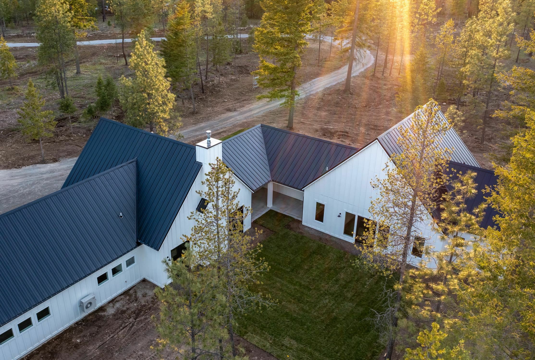 Property Photo: 5113 E Riverville Ln WA 99003
