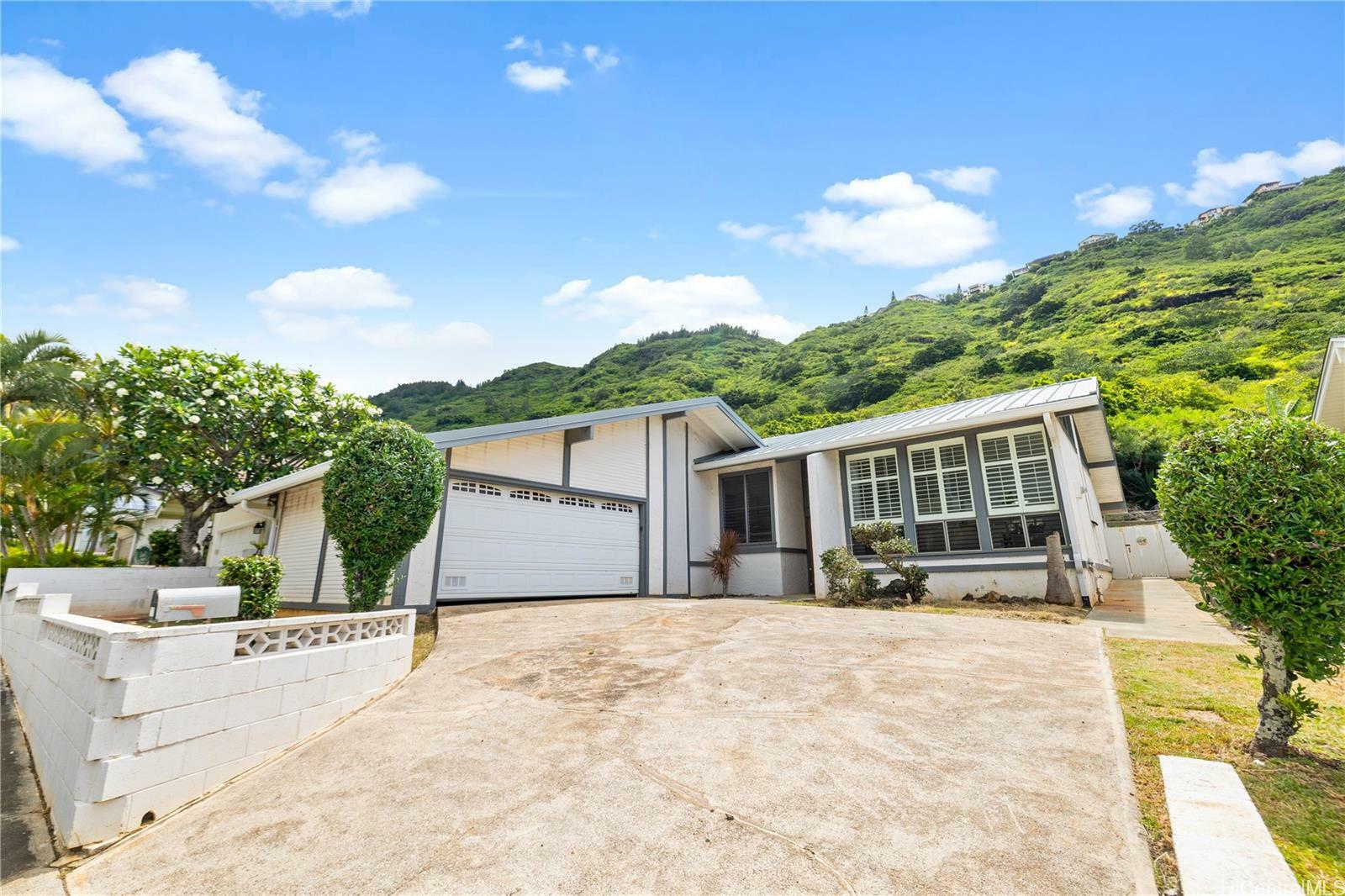 Property Photo:  727 Hahaione Street  HI 96825 