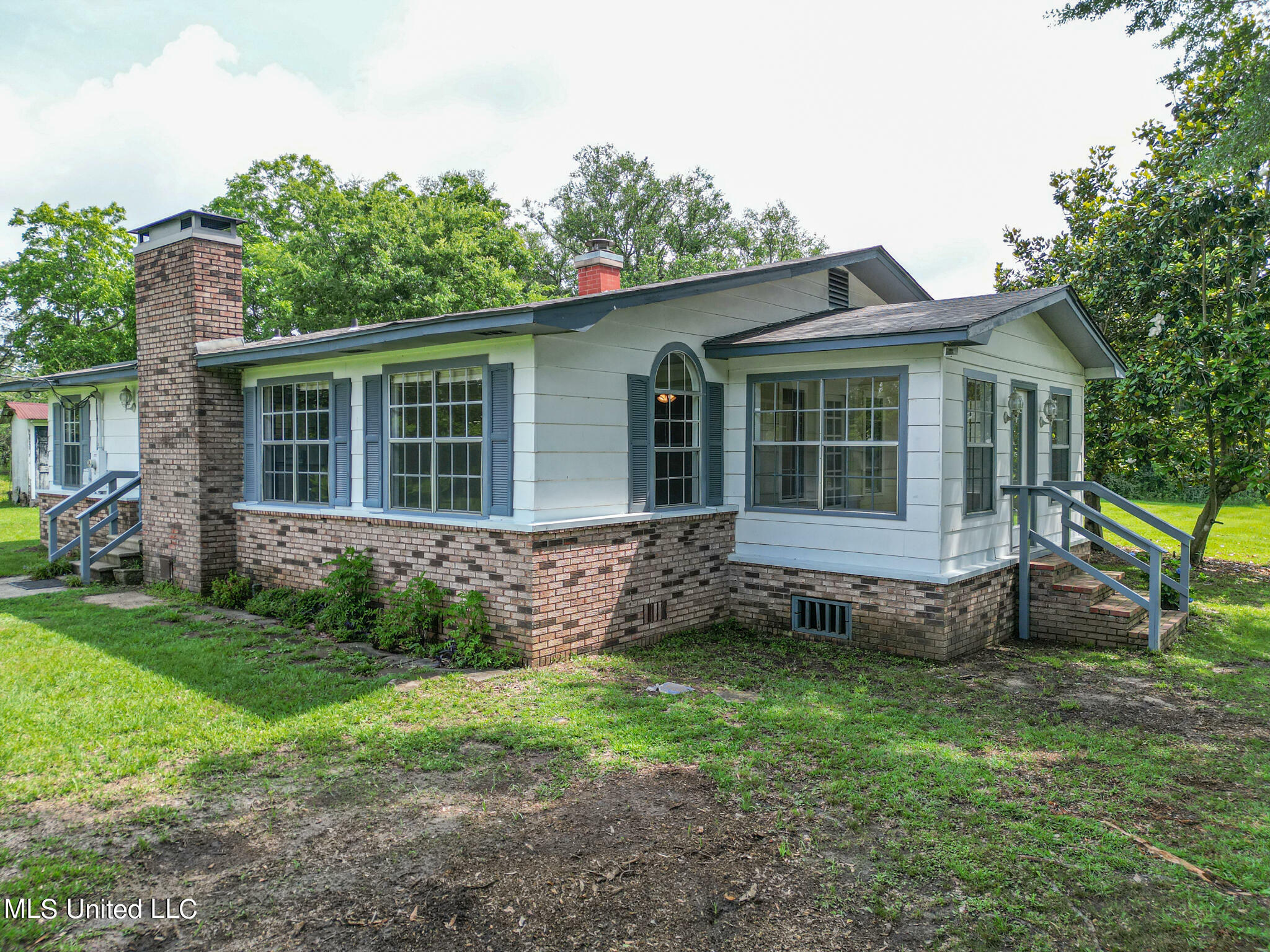 Property Photo:  26128 W Maple Road  MS 39571 