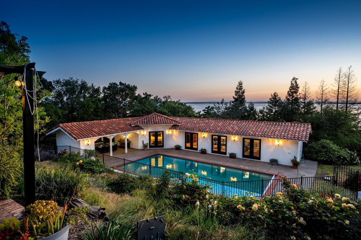 Property Photo:  175 E Ravenna Way  CA 95762 