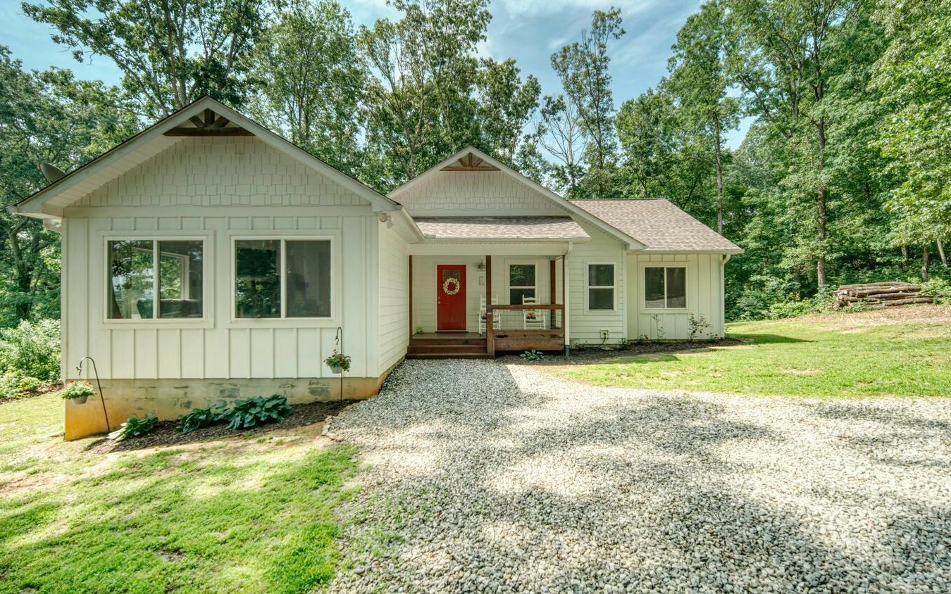 Property Photo:  272 Mustang Trail  GA 30512 