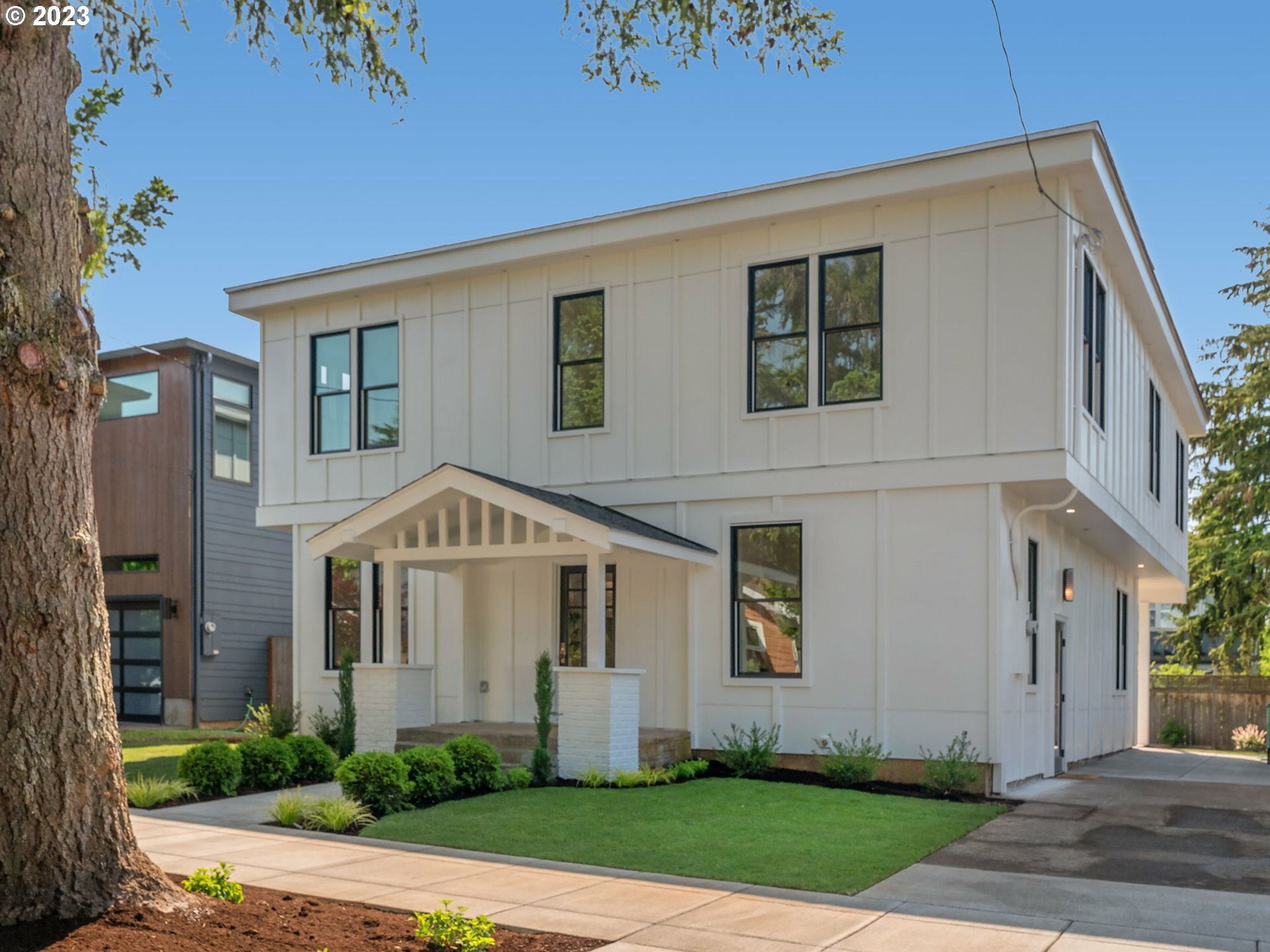 Property Photo: 3145 NE 48th Ave OR 97213