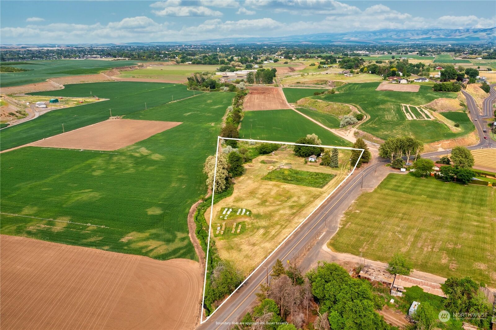 Property Photo:  116 Mission Road  WA 99362 